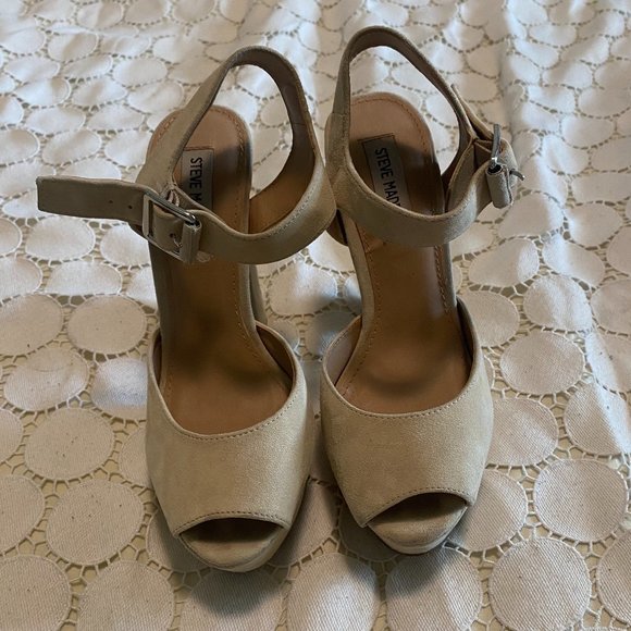 Nude Steve Madden 6-inch Suede Platform Peep Toe Heels with Ankle Strap - Picture 3 of 5